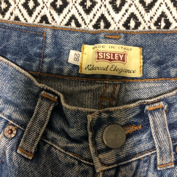 High Rise Mom Jeans - Picture 2 of 3